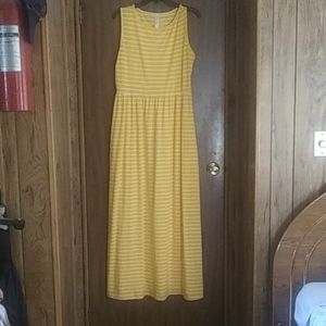 A yellow dress